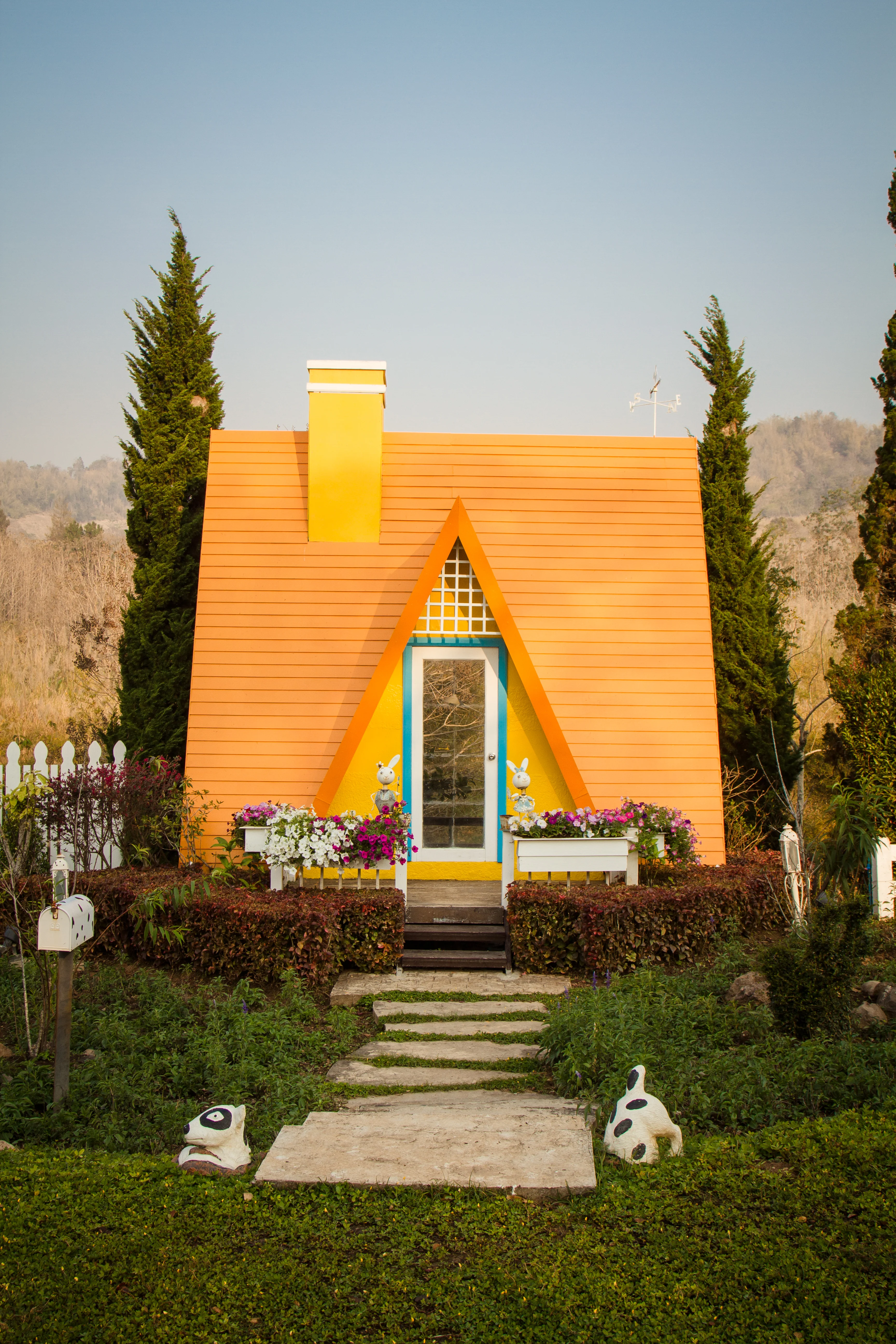 Cozy Suburban Bungalow